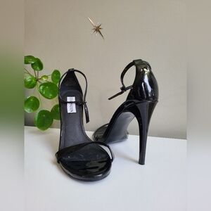 NWOB Steve Madden Stecy Black Patent Ankle Strap Heels - Size 8M